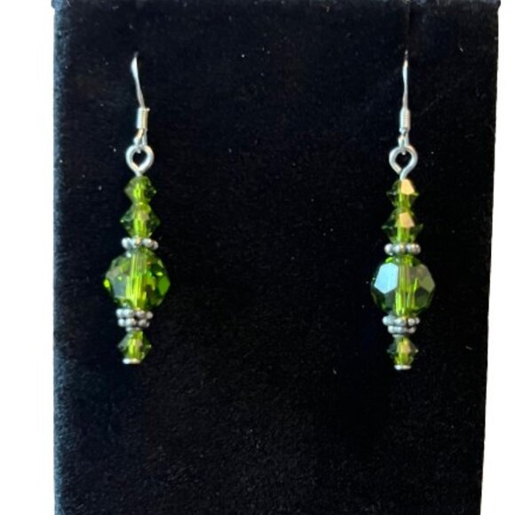 Austrian Crystal Peridot Green Earrings- NWOT - Picture 1 of 1